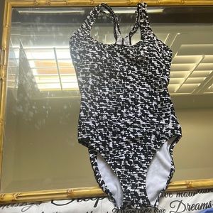 Speedo B/W one piece size 8